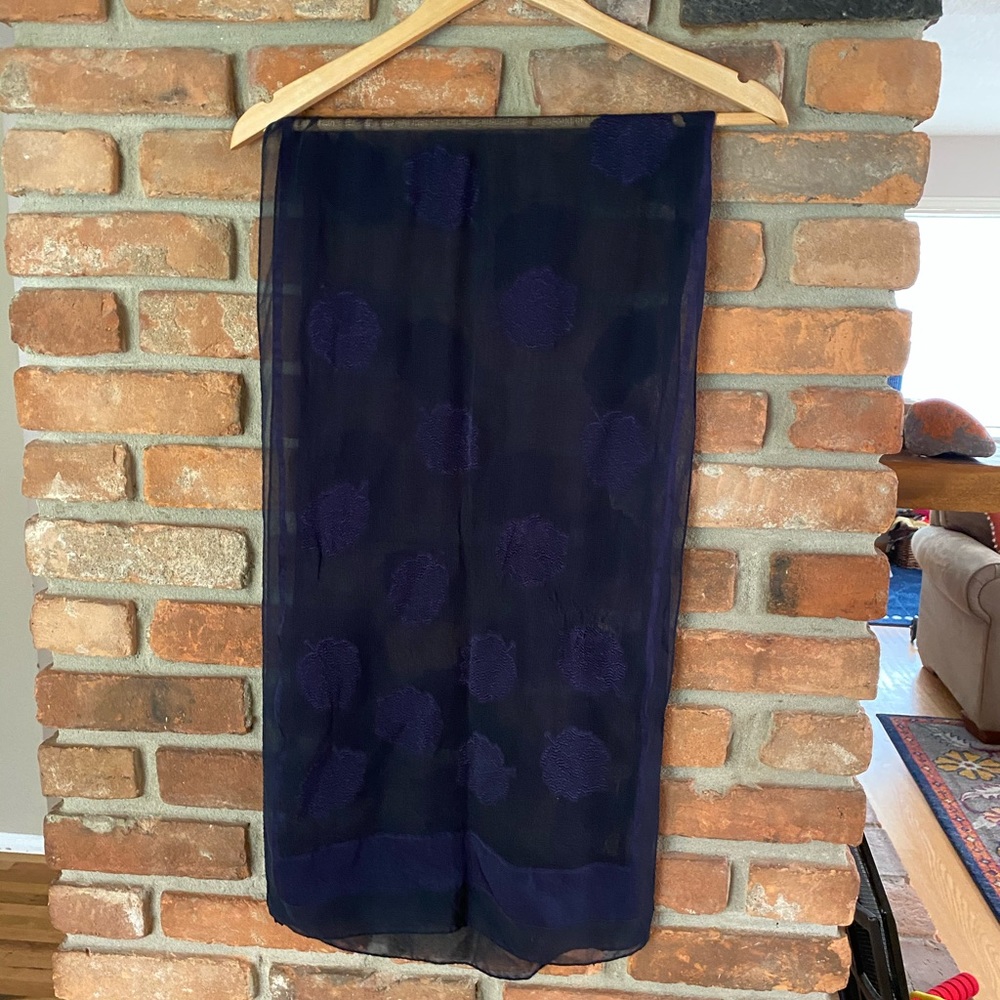 Sheer, patterned scarf